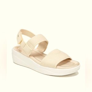 AZARA WEDGE SANDAL IN TAPIOCA